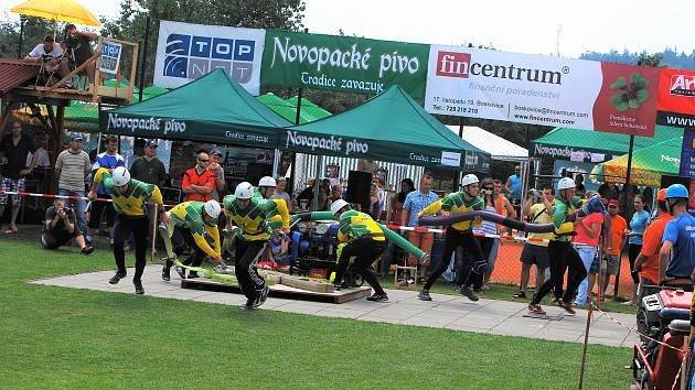 SDH Pamětice Vás zve v neděli 22. června 2025 na XXI. ročník soutěže v požárním útoku Pamětický pohár. Závod je zařazen do seriálu soutěží Pivovar ČERNÁ HORA Cup Velká cena Blanenska. Místo konání:  hasičské cvičiště za hasičskou zbrojnicí v obci Pamětice Program:  do 10:30 – příjezd družstev, prezentace  10:45 – porada velitelů  11:00 – zahájení soutěže a první požární útok  Vyhlášení výsledků soutěže do 30 min po skončení posledního PÚ Soutěží se ve čtyřech kategoriích:  muži: „O pohár starosty obce“  ženy: „O pohár starosty SDH“  veteráni: „O pohár SDH“  dorost: „O pohár SDH“