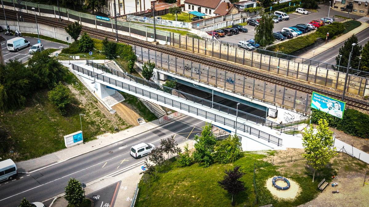 Do konce měsíce června dodavatel díla podá “Žádost o kolaudační rozhodnutí”. Po jeho vydání by pak samotná kolaudace měla proběhnout do 14 dnů.  O situaci vás budeme informovat.