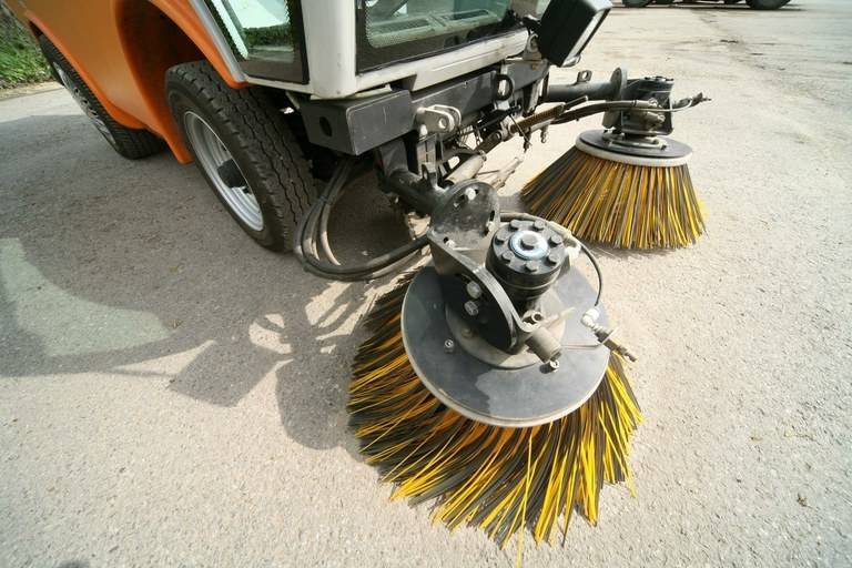 Oznamujeme, že ve středu 25. června 2025 v čase od 7:00 – 14:30 proběhne v naší obci čištění místních komunikací.