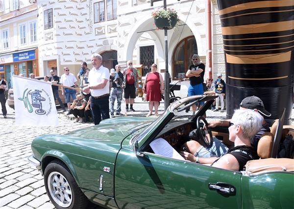 Srdečně vás zveme na dvě krásné události, které se uskuteční v sobotu 21. června v Pelhřimově a jeho okolí. Čeká vás den plný historie, tradice, silných motorů i obdivu k těm, kteří už 150 let chrání náš domov.