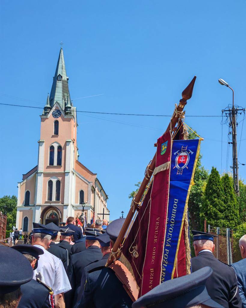 Dňa 14. júna sa členovia DHZ Bziny spolu so starostkou obce zúčastnili osláv 120. výročia hasičského zboru a posvätenia zástavy v partnerskej obci Wilkowice