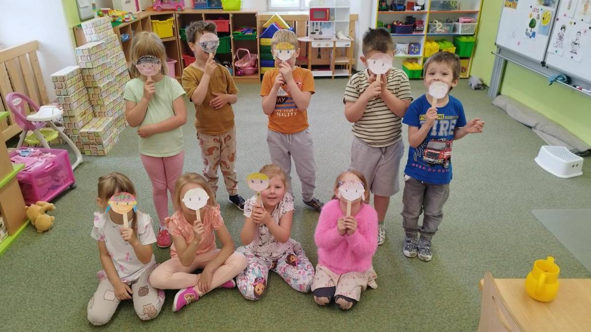 Děti se seznámily s odlišnostmi, které přinášejí jiné kultury- barva pleti, jazyk, zvyky a tradice.