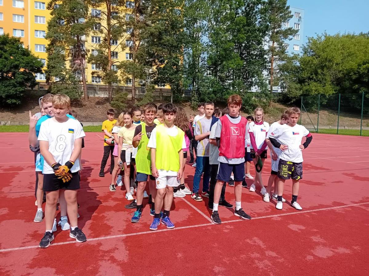 Celý měsíc květen se žáci šestých ročníků věnovali mezipředmětovému projektu zaměřenému na čtyři vybrané státy – Českou republiku, Vietnam, Německo a Ukrajinu.