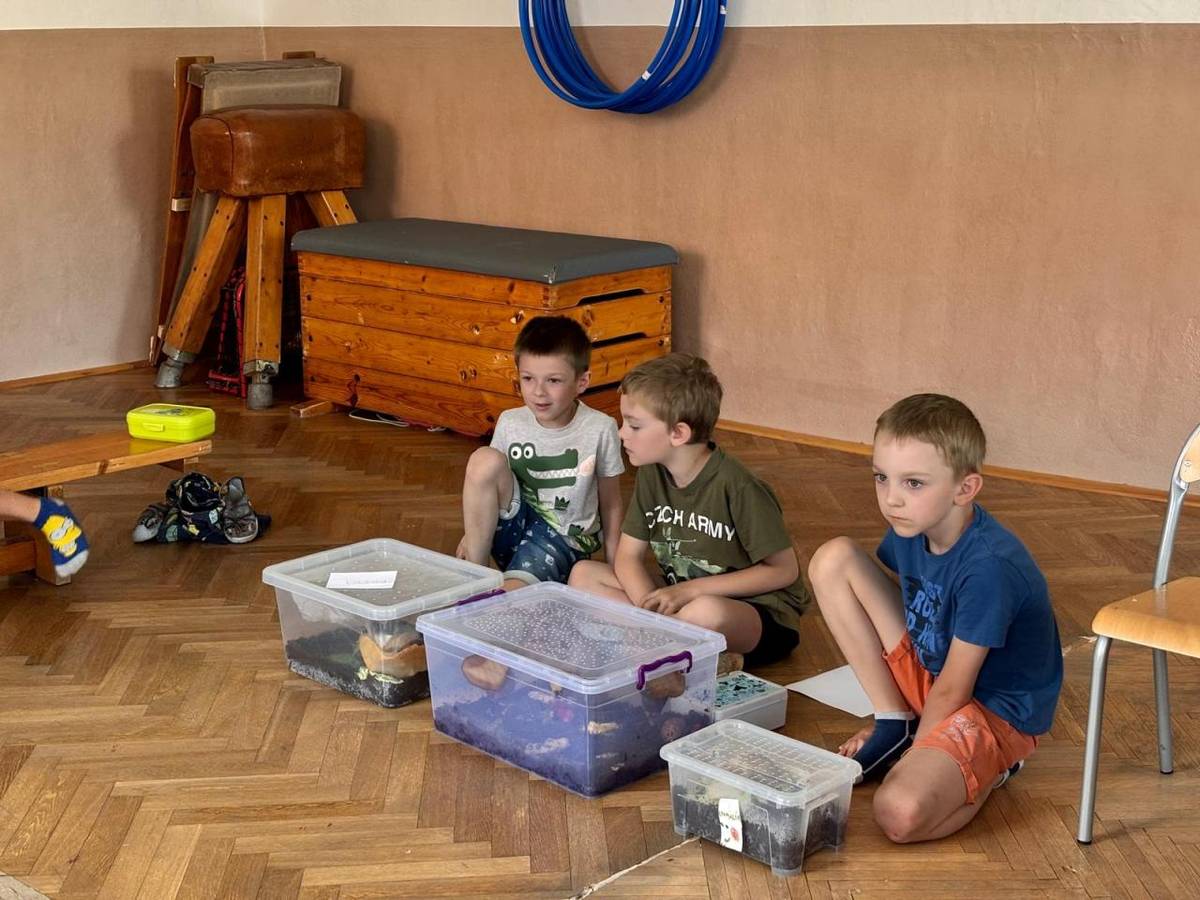 Projektový den, kdy nám děti představili své mazlíčky.