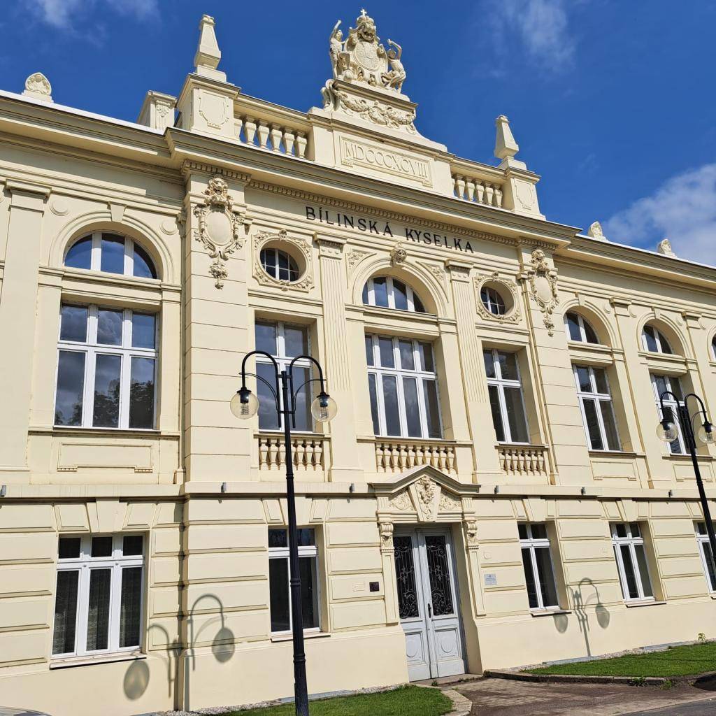 Dnes se žáci 5.ročníku podívali do Bíliny, ochutnali Bílinskou kyselku.