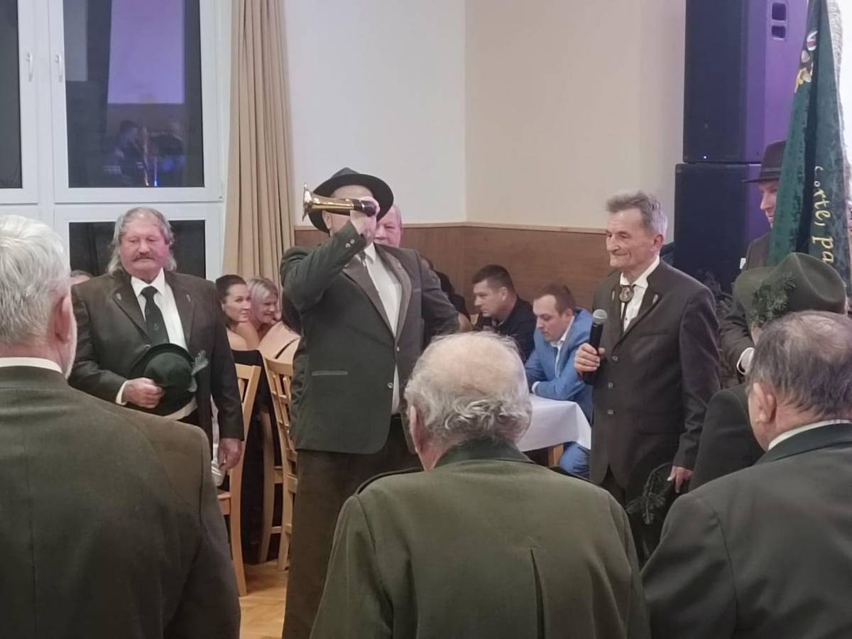 Místní myslivecký spolek pořádal tradiční ples.