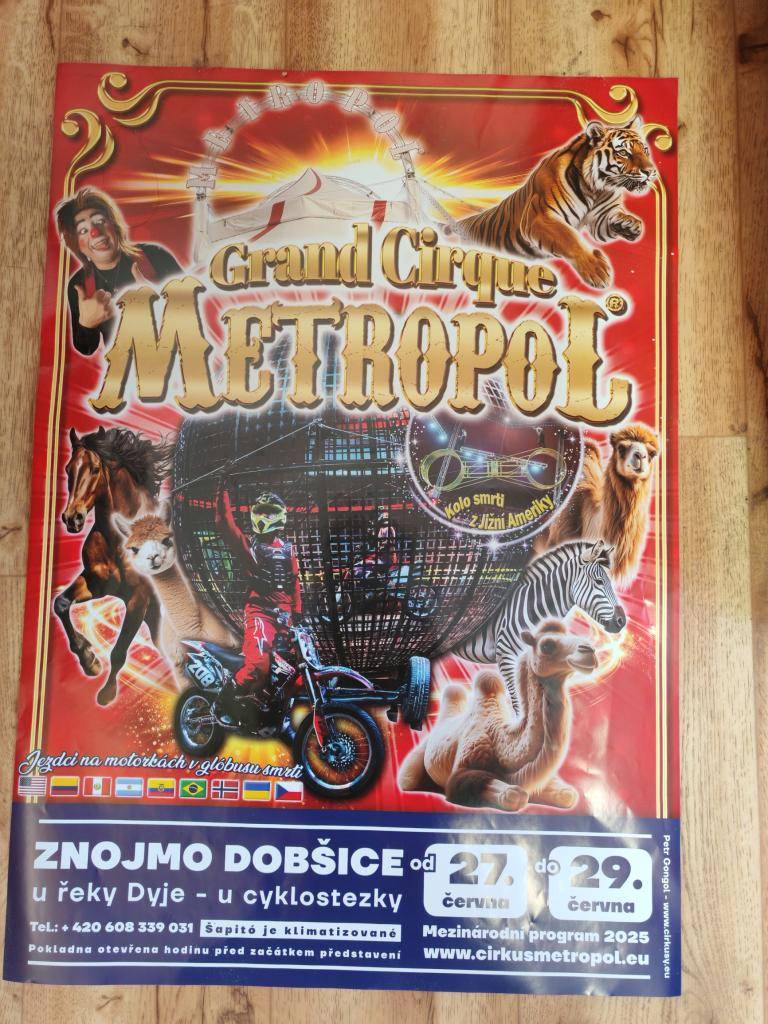 Cirkus v Dobšicích  27.6. - 18:00  28.6. - 11:00 a 18:00  29.6. - 11: 00