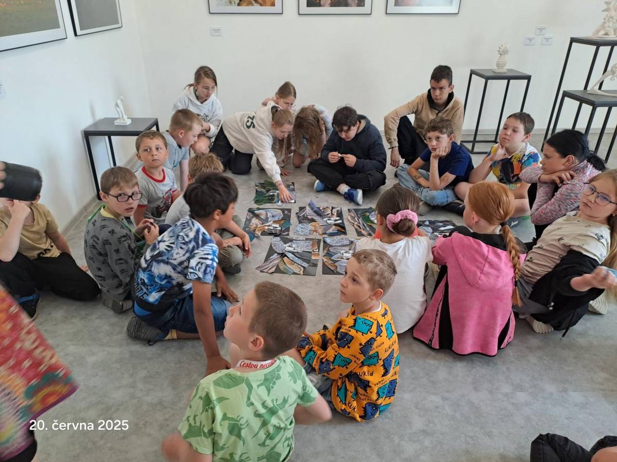 V rýmařovském muzeu jsme se zúčastnili výstavy soch Miroslava Doláka a Romana Panáčka s názvem Dva.