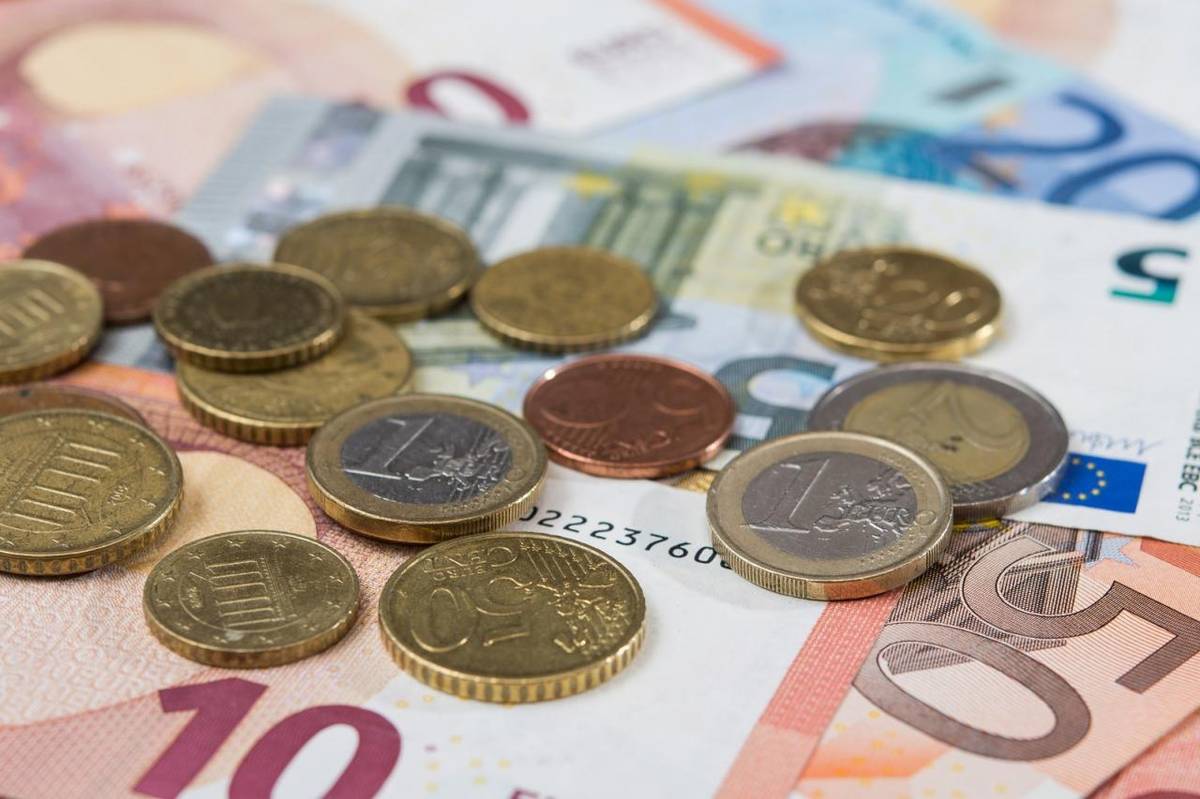 ZŠ s MŠ Smolník oznamuje rodičom, že dňa 28.06.2025 (sobota) bude vyplácať dopravné v Základnej škole Smolník, v čase od 12:00 hod. do 13:00 hod.