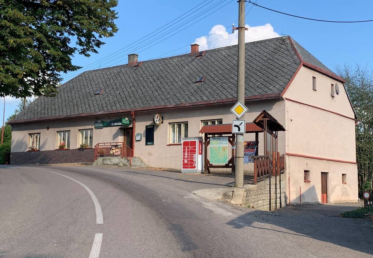 Hostinec U Kristiána bude od 1. července do 31. srpna 2025 z důvodu dovolené ZAVŘENÝ. Soukromé akce např. oslavy, pohřby, školení apod. jsou možné i době této dovolené po předchozí domluvě na tel. 774 077 438. Děkujeme za pochopení a budeme se na Vás těšit opět v září.