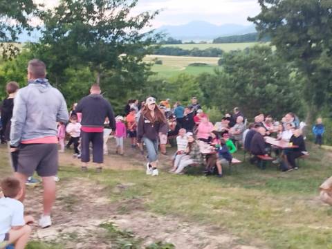 Tradičného pálenia Jánskej vatry sa aj tohto roku úspešne zhostili členovia výboru Pozemkového spoločenstva Urbár Trebostovo a Dobrovoľného hasičského zboru. Akcia mala u obyvateľov veľký úspech, o čom svedčí aj počet prítomných. Pripravené bolo chutné občerstvenie, ktoré spolu s dobrým počasím vytvorilo príjemnú atmosféru. Všetkým zainteresovaným ďakujeme za skvelú akciu a tešíme sa na budúci rok.  čítať ďalej