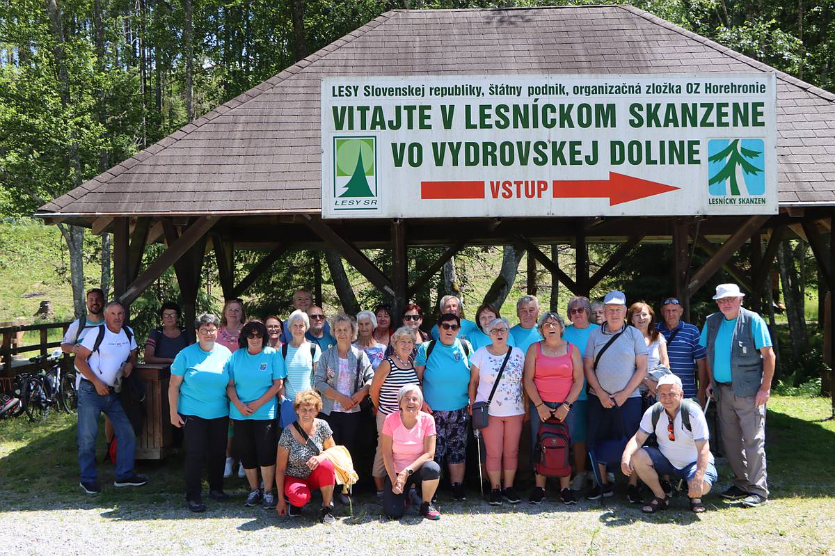 Výlet dôchodcov JDS Hybe do Ćierneho Balogu-lesná železnička jún 2025.