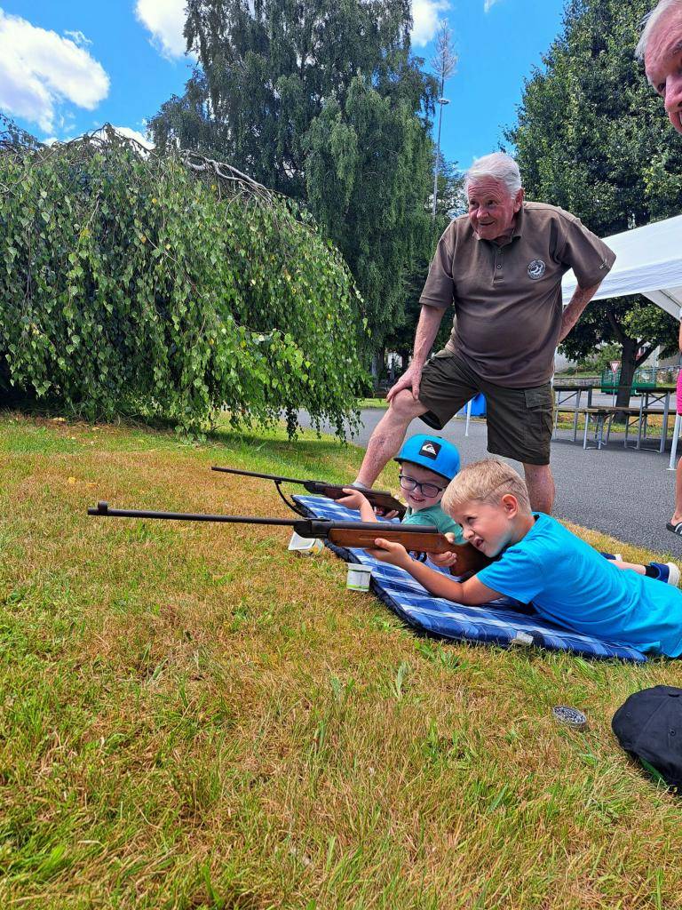 Dětský den v naší malé obci: málo dětí, hodně radosti