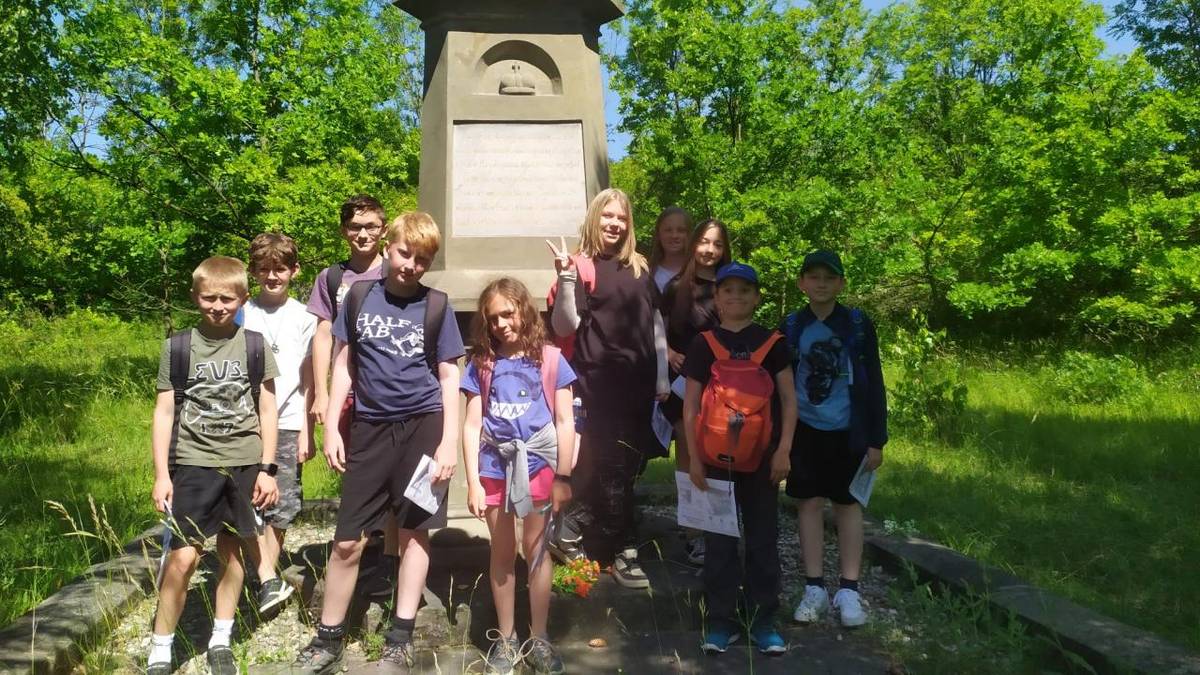 Týden jsme strávili mimo běžné vyučování – společně jsme byli v divadle na IOtesánkovi a každá třída si připravila svůj vlastní výletní program.