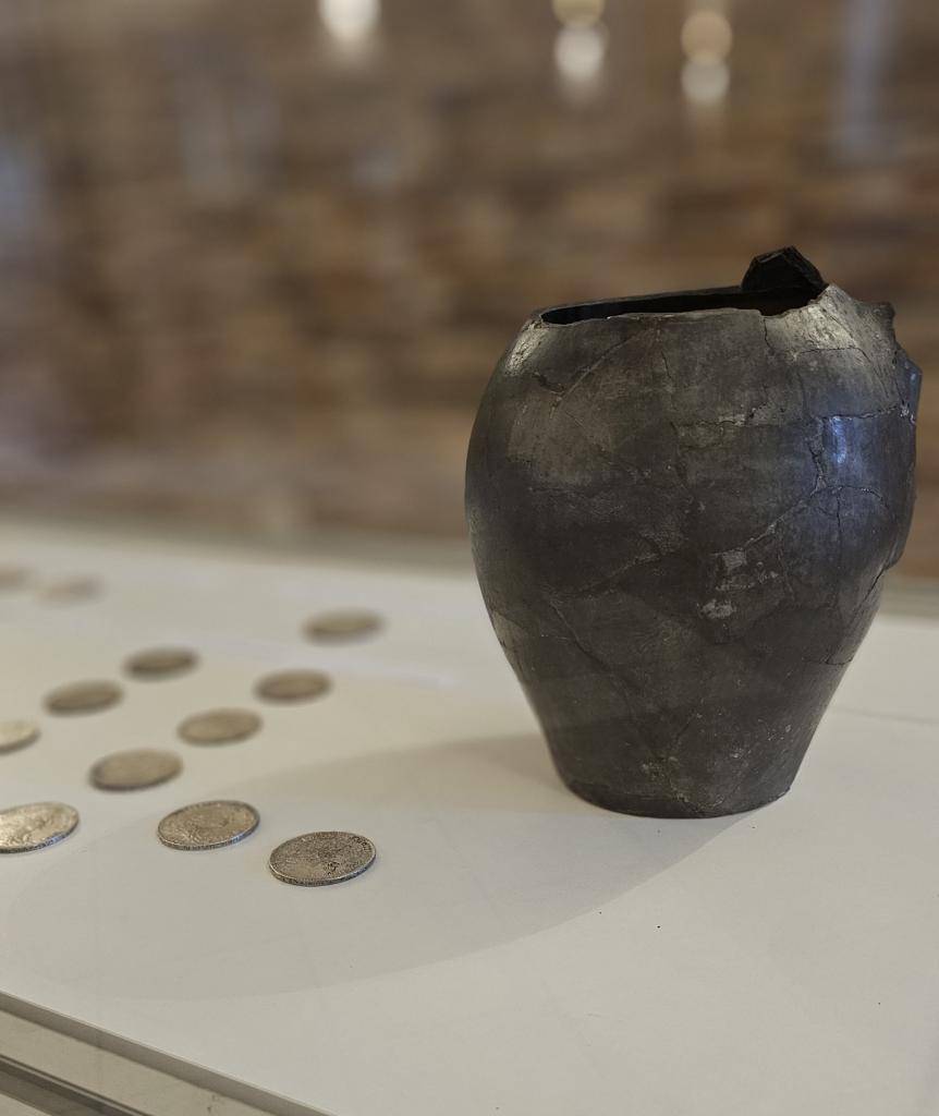 Pinkekarcsán talált ezüstérmék