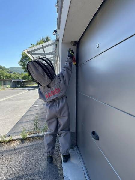 Na vyžiadanie KOS BB sme vykonali výjazd k odchytu bodavého hmyzu v Detve-Novosady, v počte 1+2