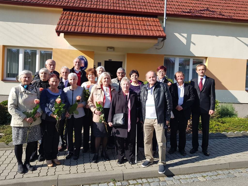 Přijetí jubilantů ročníku 1952 na obecním úřadě.