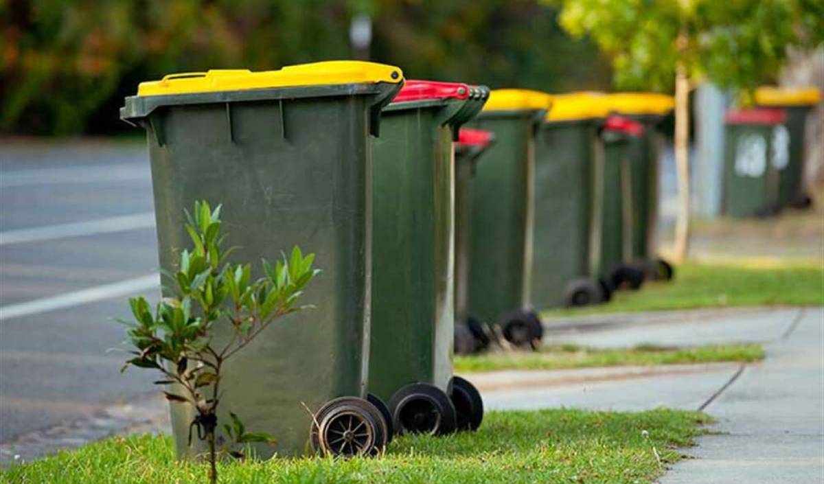 Vážení spoluobčané, aktuálně probíhá platba popelnic ( odpadů) za 1.pol. 2025. Prosím do 31.7. 2025 uhradit na c.u. 26928704/0600 nebo v úřední dny (po,st) na OÚ hotově/pl.kartou. Dekujeme Abyste věděli jaká platba se vás přímo týká, níže rozpis aktuálních cen za nádoby/vývozy: Popelnice 120l/vývoz 1x měsíčně/ 432Kč za pololetí Popelnice 120l/vývoz 2x měsíčně/ 864Kč za pololetí Popelnice 120l/vývoz 4x měsíčně/ 1728Kč za pololetí Popelnice 110l/vývoz 2x měsíčně/ 792Kč za pololetí Popelnice 60l/vývoz 2x měsíčně/ 432Kč za pololetí Popelnice 60l/vývoz 1x měsíčně/ 216Kč za pololetí Popelnice 110l/vývoz sezónní/ 1188 Kč za pololetí Popelnice 120l/vývoz sezónní/ 1296 Kč za pololetí Popelnice 240l/vývoz 2x měsíčně/ 1728Kč za pololetí