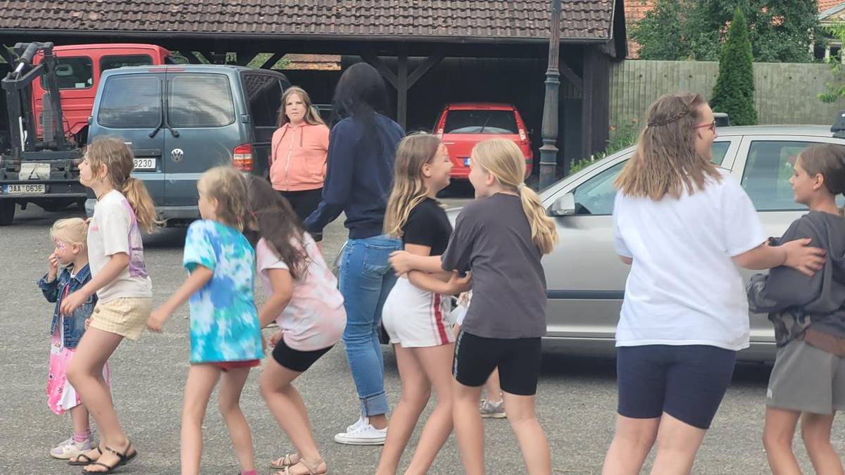 Klub žen Sedlice uspořádal na závěr školního roku tradiční diskopárty  Fotografovala Kateřina Prexlová