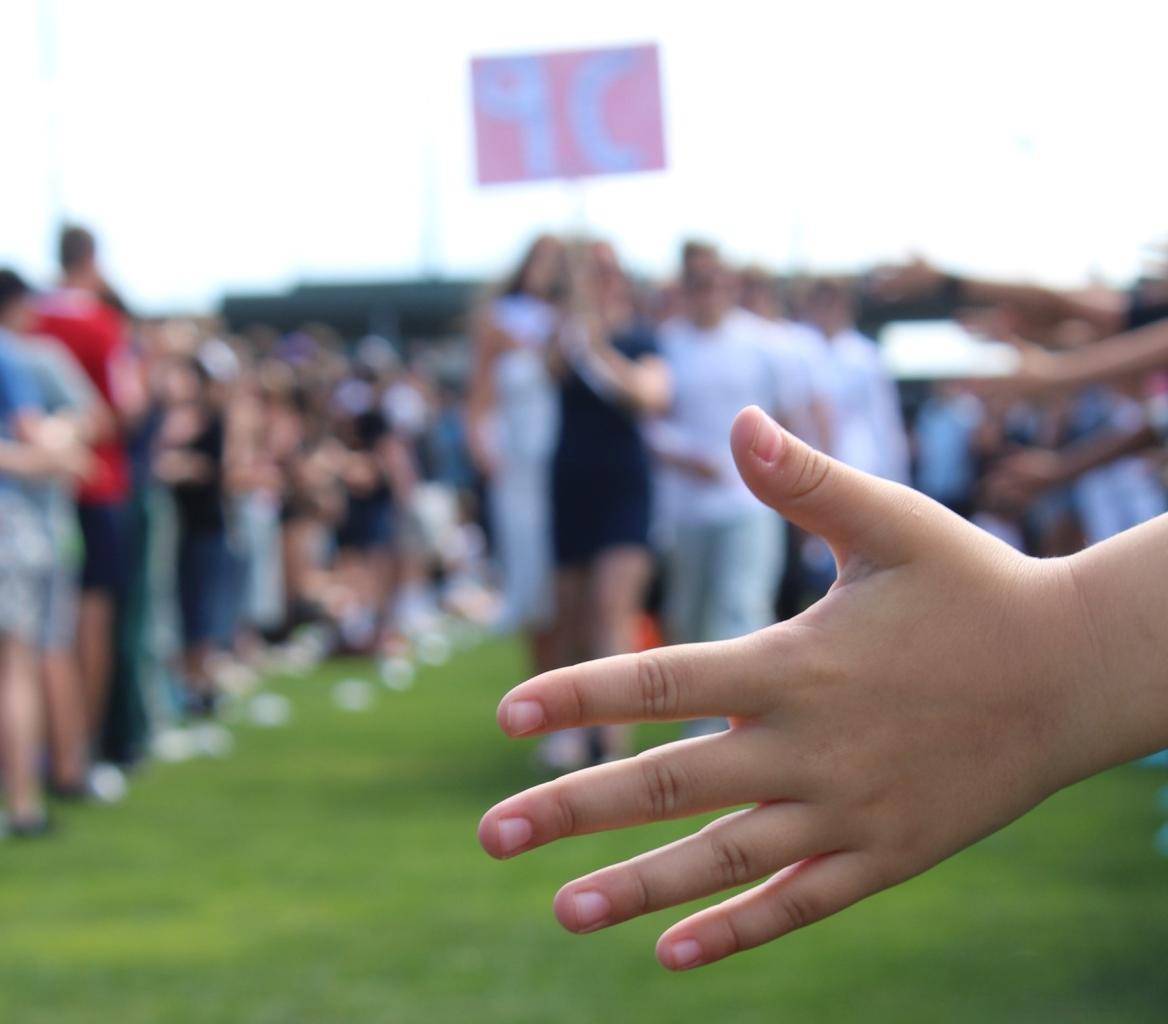 Rozloučení s deváťáky naší základní školy si můžete prohlédnout ve fotogalerii Lucie Hájkové. Na webu školy najdete další fotky z milé akce.