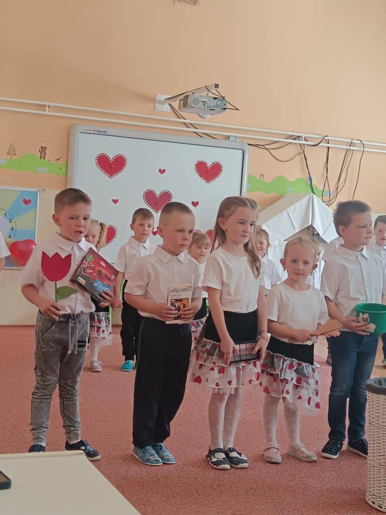 Program detí z MŠ pre svoje mamičky