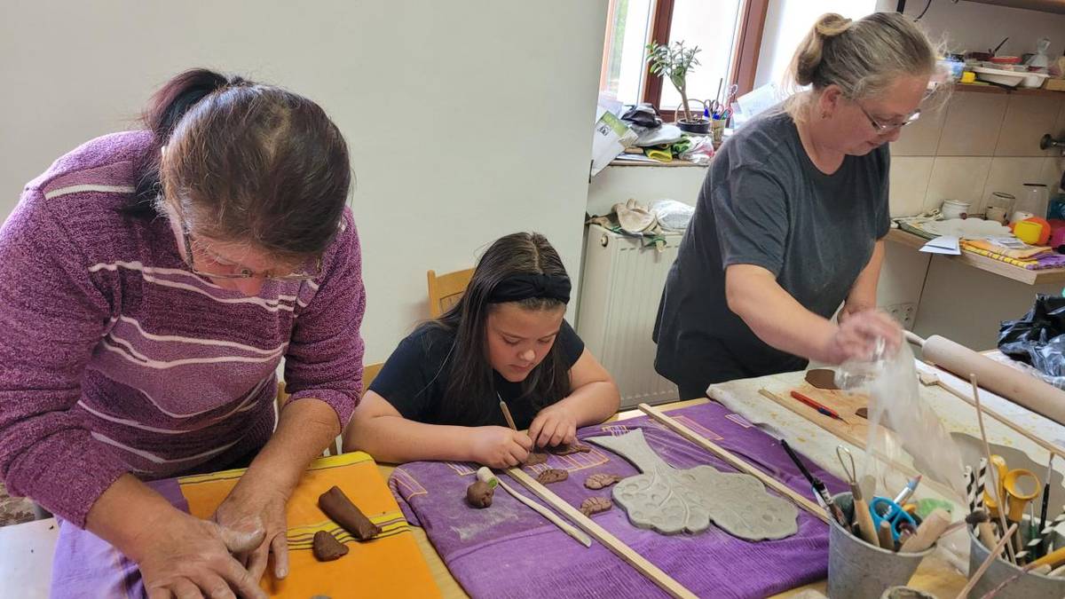 KREATIVNÍ DÍLNA-TVOŘENÍ Z HLÍNY STROM ŽIVOTA