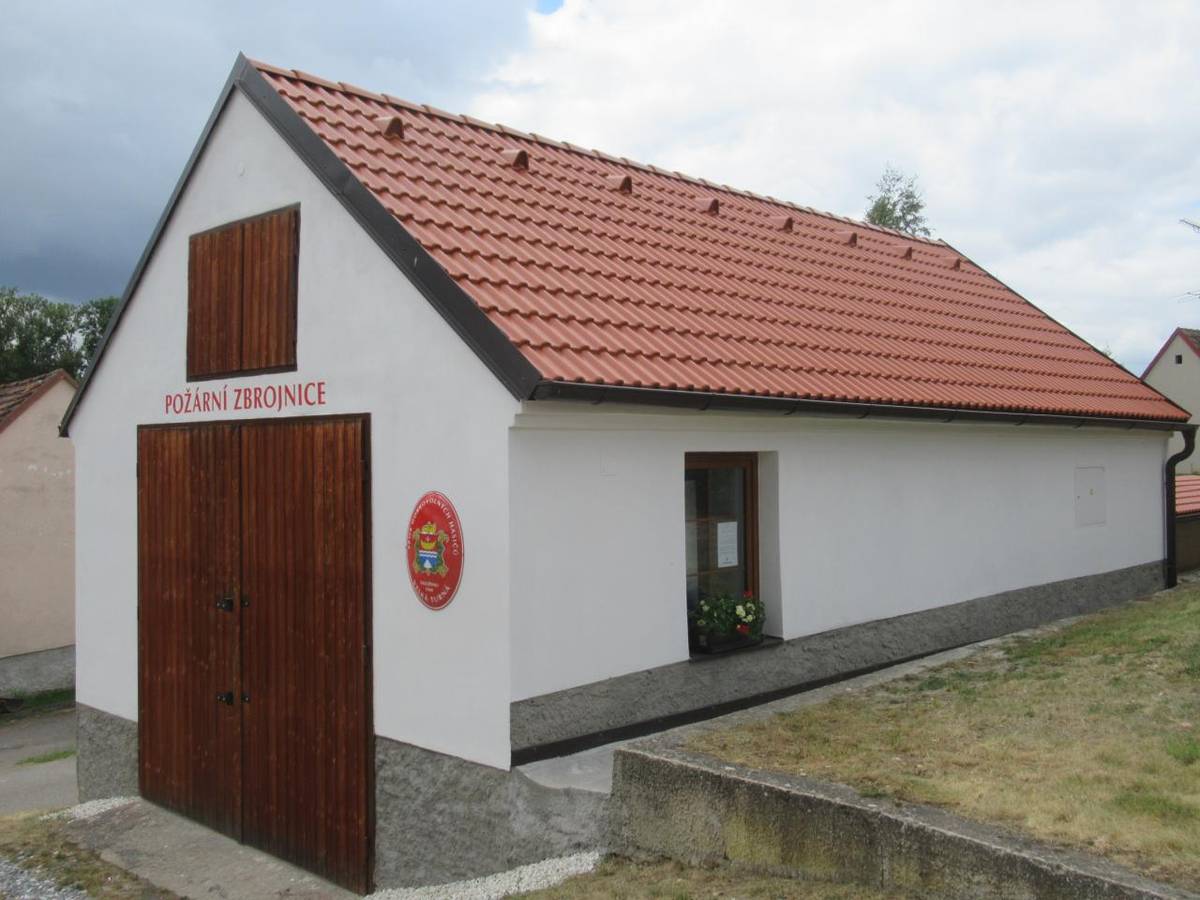 Obec Velká Turná realizovala  v roce 2025 projekt "Oprava požární zbrojnice obce Velká Turná". Oprava byla provedena od 17.3.2025  do 28.5.2025 za finanční spoluúčasti z rozpočtu Jihočeského kraje z dot. POV 2025.