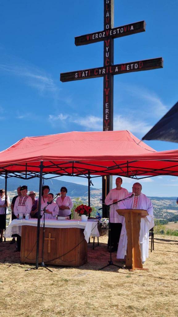 Vážení občania,  v sobotu 05. júla 2025, na sviatok sv. Cyrila a Metoda, sa v našej obci uskutočnili oslavy výročia príchodu vierozvestcov sv. Cyrila a Metoda na naše územie.  Ešte raz srdečne ďakujem všetkým za Váš podiel na krásnom a požehnanom podujatí našej obce.