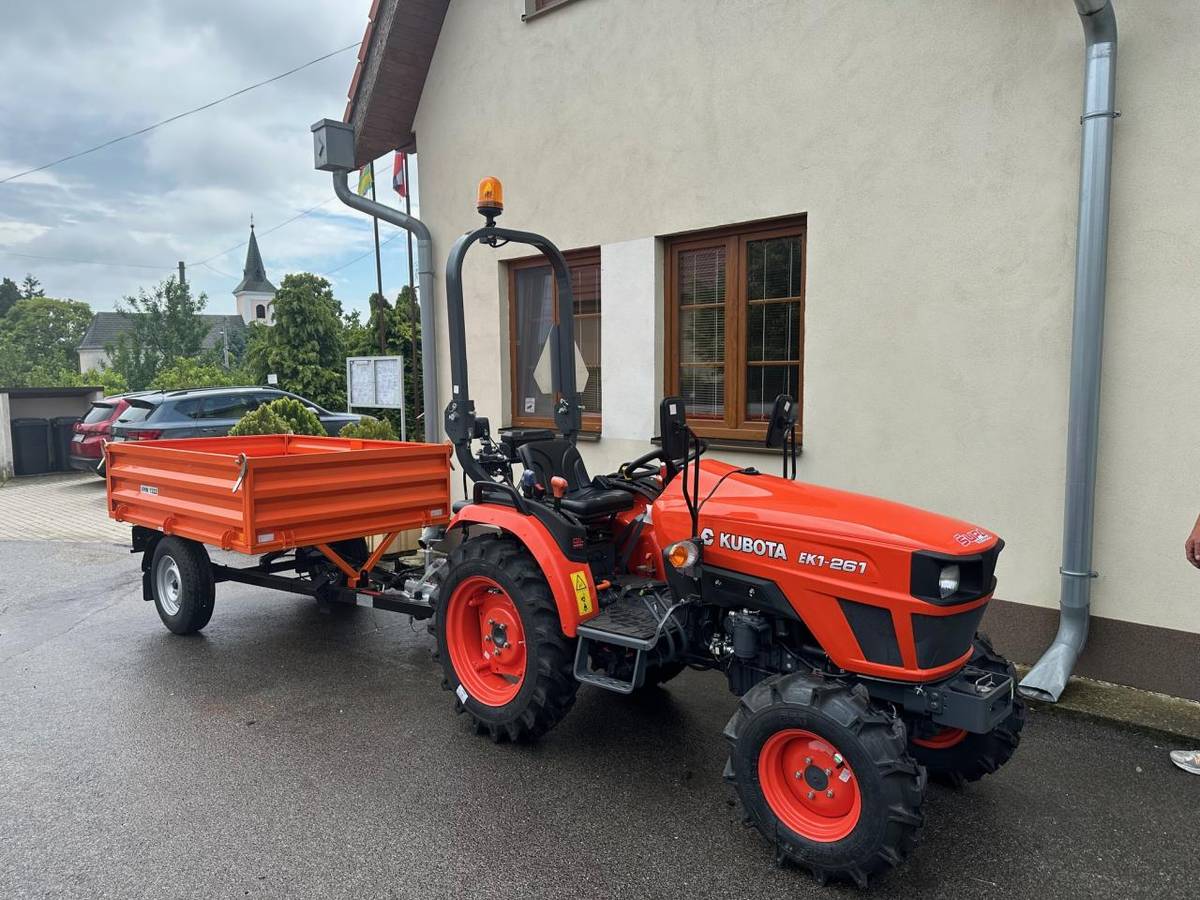 Obec Štitáre získala z Environmentálneho fondu (OBLASŤ: ROZVOJ ODPADOVÉHO A   OBEHOVÉHO HOSPODÁRSTVA) podporu formou dotácie na   Obstaranie malotraktora s príslušenstvom vo výške 14 850,- eur - - -   Malotraktor KUBOTA  EK1-261           Príves VHN 1322    Mulčovač Peruzo FROG 1120