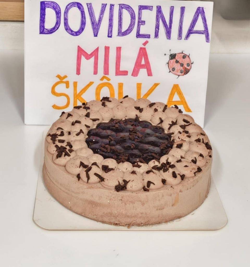 Začali sme maličkí, končíme tu veľkí, vyletíme do sveta ako z úľa včielky.