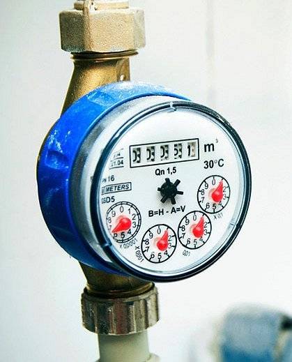 Oznamujeme občanům, že úhrady za vodné a další poplatky mohou platit v hotovosti do pokladny obecního úřadu od 09.07. do 14.08. Upozorňujeme, že od 21.07. do 01.08. je v kanceláři OÚ dovolená a platba v hotovosti nebude možná. Pro bezhotovostní platbu si výši poplatku ověřte telefonicky v kanceláři OÚ.