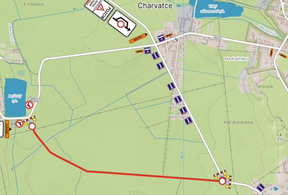 V termínu od 21.7. do 10.8.2025 bude uzavřena silnice mezi Chudíří a Rejšicemi z důvodu rekonstrukce vozovky.