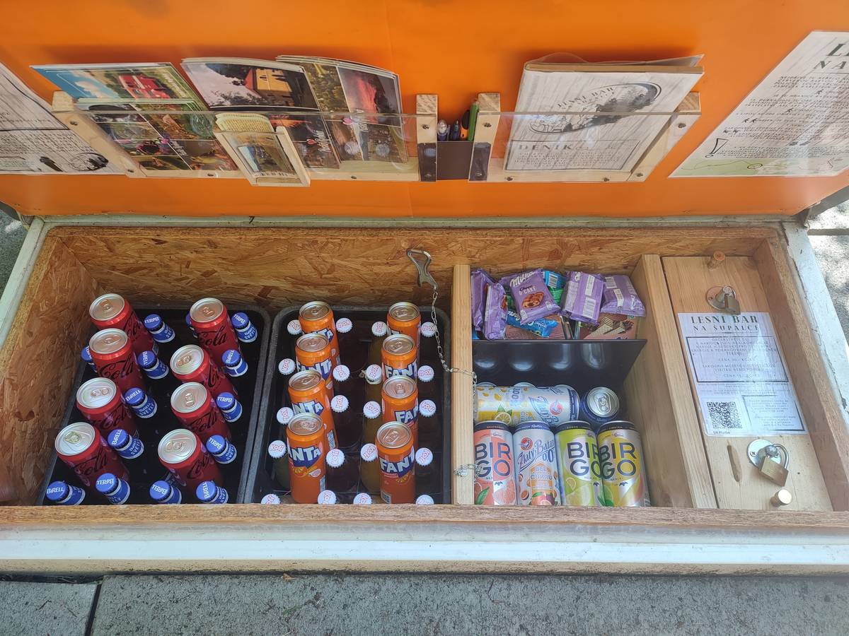 V neděli otevřený Lesní bar Na Šupalce je opět kompletně doplněn o vše, co by v něm mělo být.  Věnovali jsme mu záložku na webových stránkách obce, které prochází kompletní aktualizací a jsou dostupné v rámci aplikace Munipolis, kterou si můžete stáhnout do svých mobilních telefonů. Více informací o Lesním baru se tedy můžete dočíst zde.