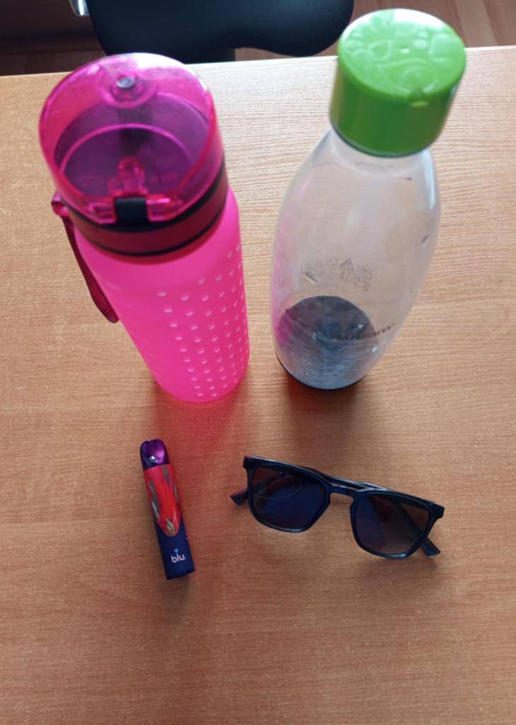 Po Veľkolúckom dni boli na ihrisku nájdené 2 fľaše, okuliare a elektronická cigareta zn. blue. Majitelia si ich môžu vyzdvihnúť na Obecnom úrade.