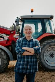 Václav Novák u traktoru