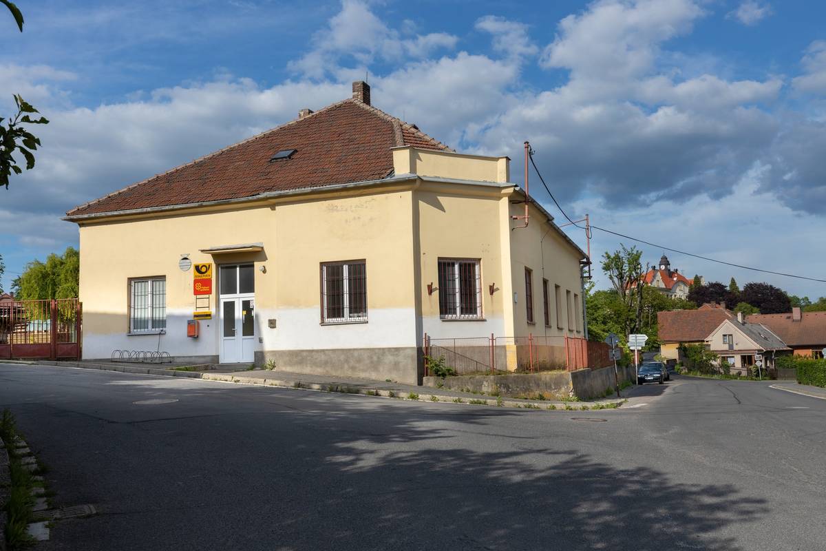 Poštovní úřad ve Sloupnici oznamuje občanům změnu provozní doby takto: Dnes tj. čtvrtek 17. července bude otevřeno pouze do 10:00 hod. Zítra 18.7. bude pošta zavřená.