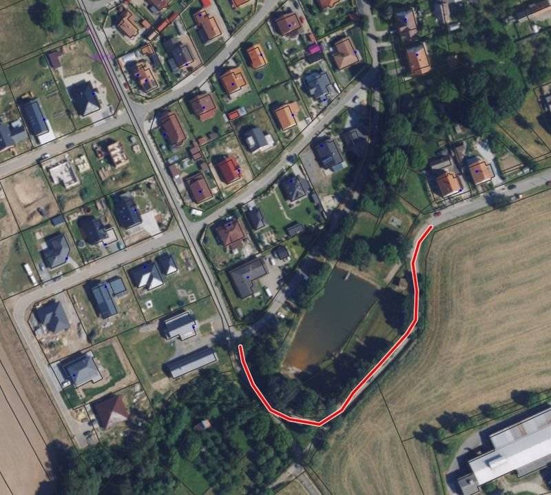 Od čtvrtka 17. července bude otevřena opravená komunikace kolem koupaliště v Městečku Trnávce. Žádáme všechny zúčastněné, aby tuto komunikaci primárně využívali, aby došlo k odlehčení dopravní situace na ostatních úzkých komunikacích, které nejsou stavěné na objem dopravy v dané lokalitě.