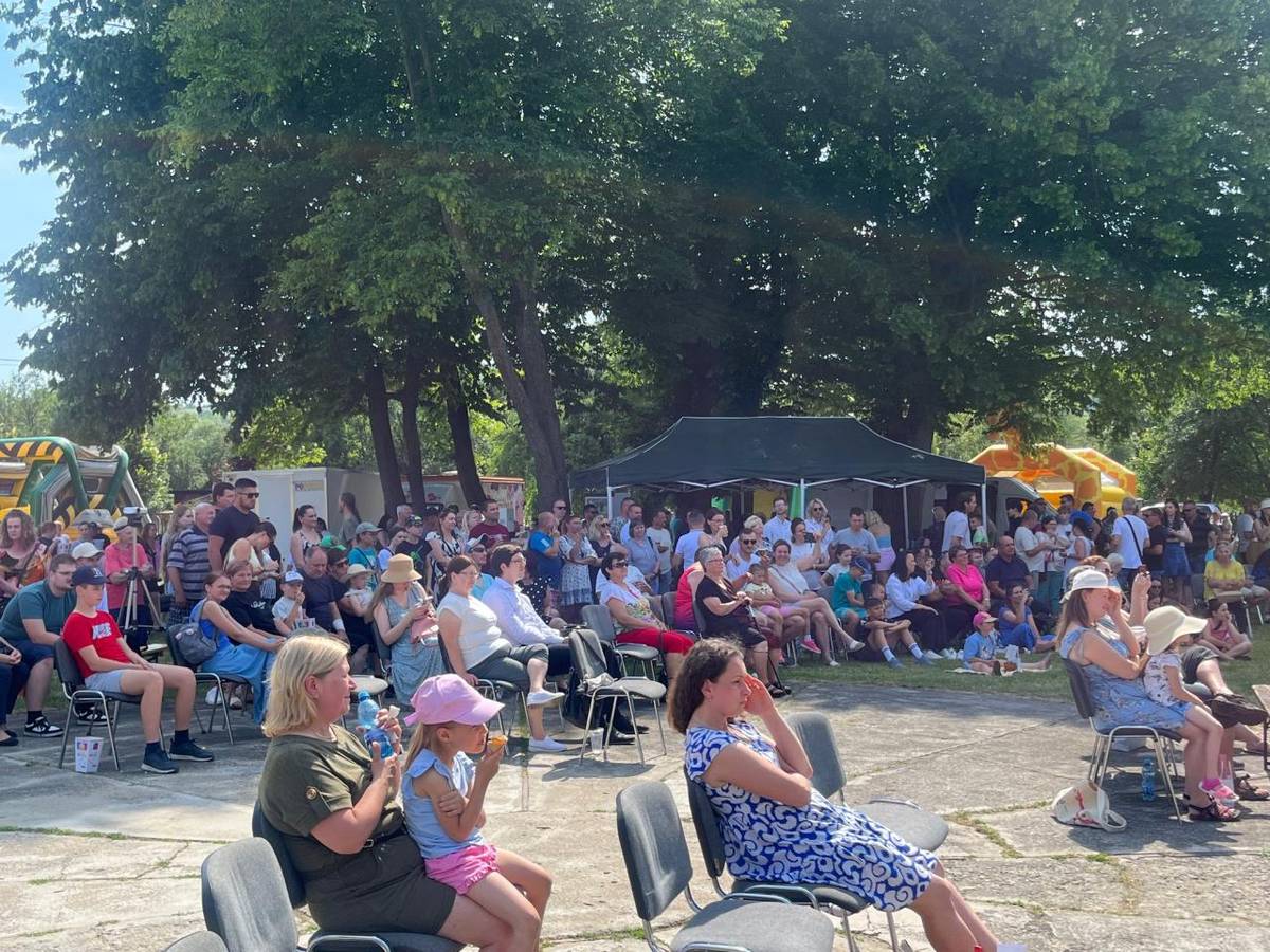 Nedeľa 22.júna patrila dňu rodiny. Svätá omša za rodiny vo farnosti bola spojená s eucharistickou procesiou. Popoludní začal program plný vystúpení detí, vtipu a pohody.