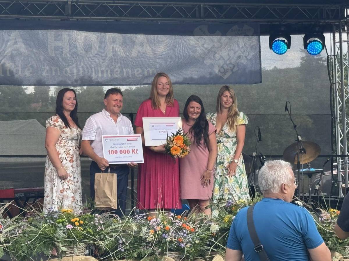 Vážení občané, naše obec získala v rámci soutěže Vesnice roku 2025 ocenění spolu s finanční odměnou 100.000 Kč za podporu rodinné politiky v obci. Diplom převzal starosta Martin Šebek spolu s Jaroslavou Hadžiosmanovič. Vítězná obec Kosova Hora je inspirativním místem. Děkujeme za pomoc!