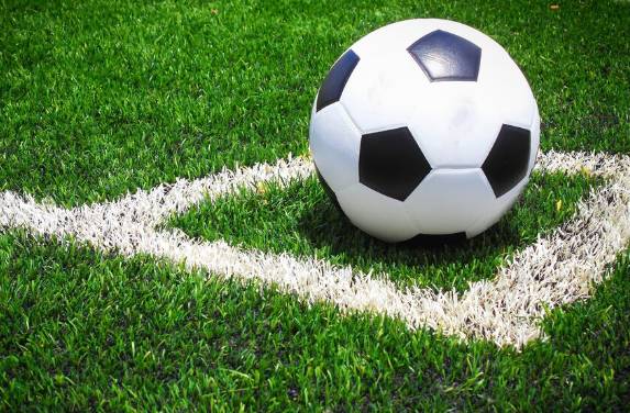 Pozývame Vás na futbalové zápasy v sobotu a v nedeľu, ktoré sa uskutočnia na futbalovom ihrisku v Jablonci.