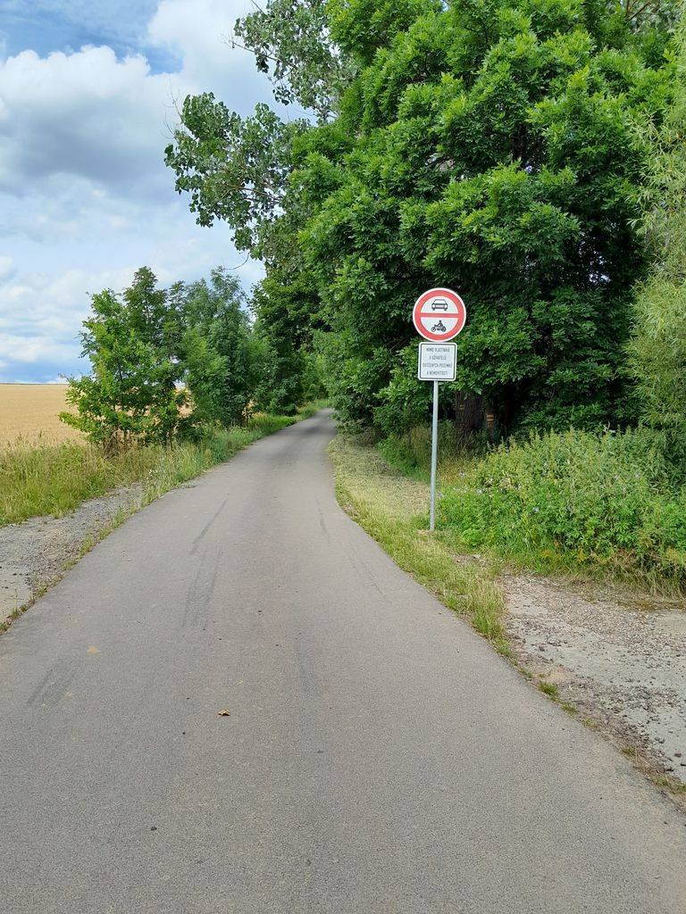 Značka B 11 s dodatkovou tabulkou