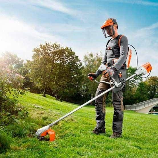 Vážení občania, vo štvrtok a v piatok bolo realizované kosenie na cintoríne v Sedliskách a v Podčičve. Žiadame občanov, aby si išli očistiť hroby od pokosenej trávy.  Ďakujeme