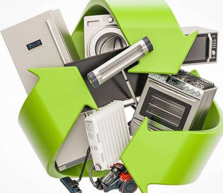 Vážení spoluobčania, Elektroodpad sa odovzdáva v celku, vrátane všetkých súčiastok, konštrukčných častí a spotrebných materiálov, ktoré sú súčasťou elektrozariadenia. Patria sem: biela a čierna technika, spínače, počítače, televízory. Nepatria sem: vyhrievacie telesa s výmurovkou plynové spotrebiče, paraboly. (6.2., 28.7.)