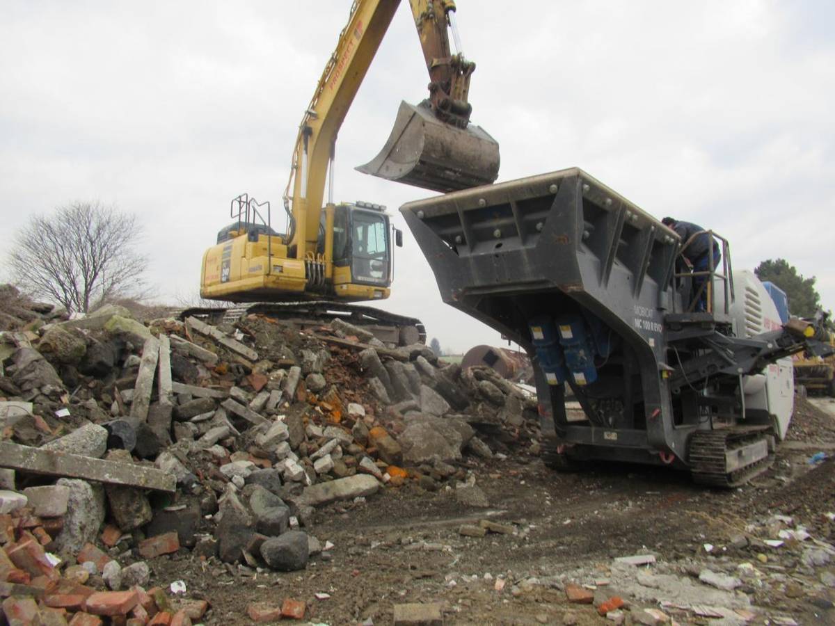 "Realizované s finančnou podporou Nitrianskeho samosprávneho kraja"