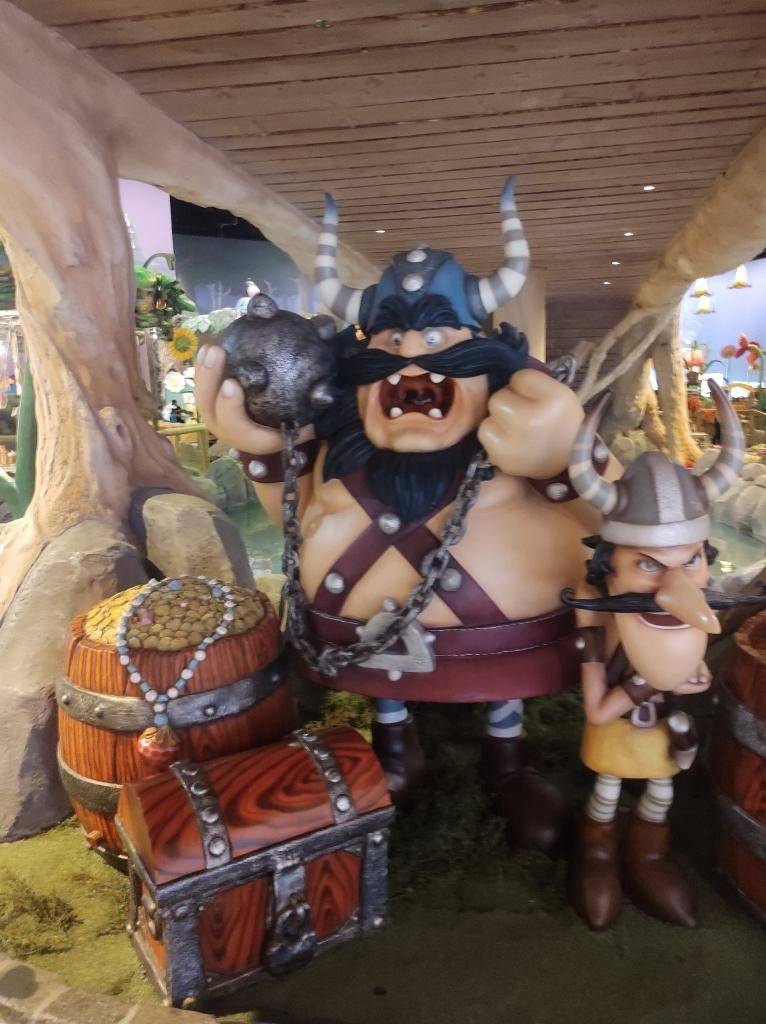 Děti každý den prožívají spoustu krásných zážitků a pestrý program, který jim přináší radost i nové zkušenosti. Naše „Holky“ jdou do všeho srdcem a s takovou energií, že děti odcházejí domů šťastné a plné dojmů.