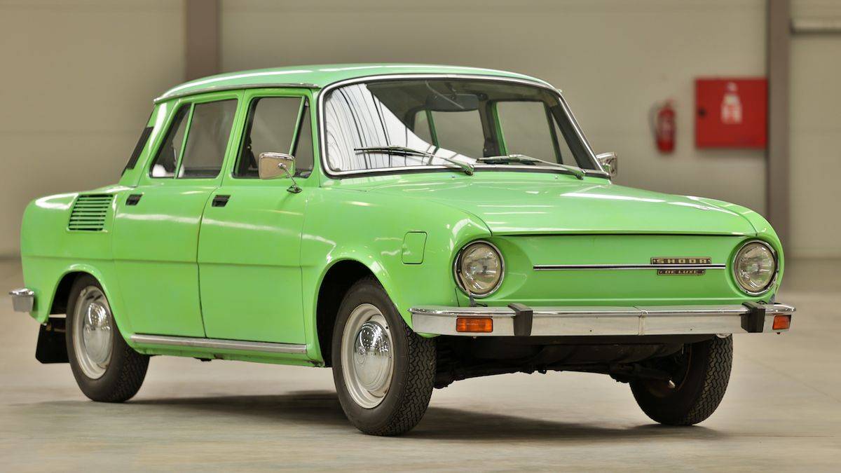 Tuto sobotu, 9. srpna 2025, přibližně kolem 12. hodiny, projede částí Milínova (ve směru od Kornatic do Nezvěstic) jízda historických automobilů a motocyklů, které se prodávaly v Československu v letech 1948 až 1989.