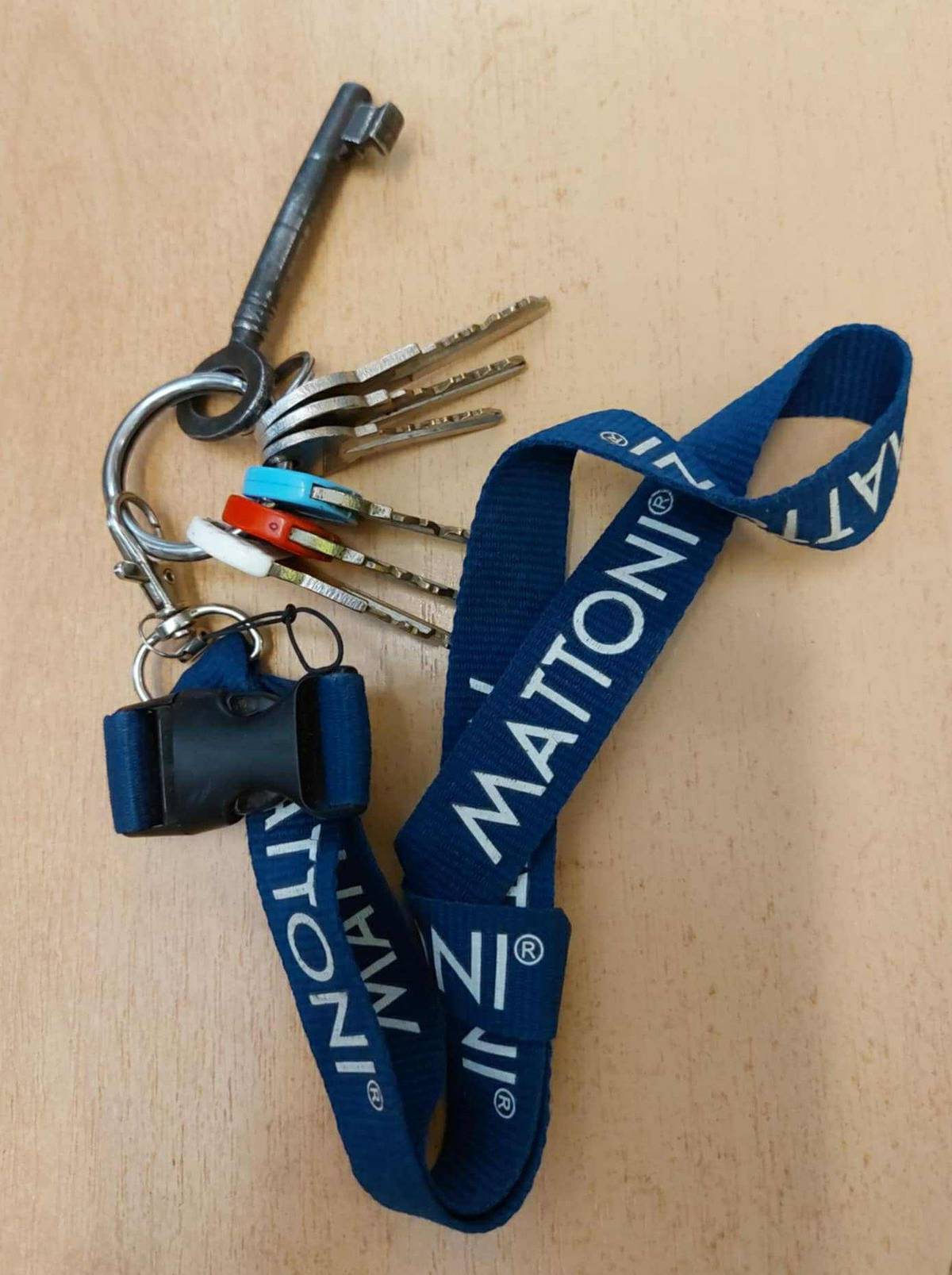 Na parkovišti před obecním úřadem byly nalezeny klíče. K vyzvednutí jsou na poště.