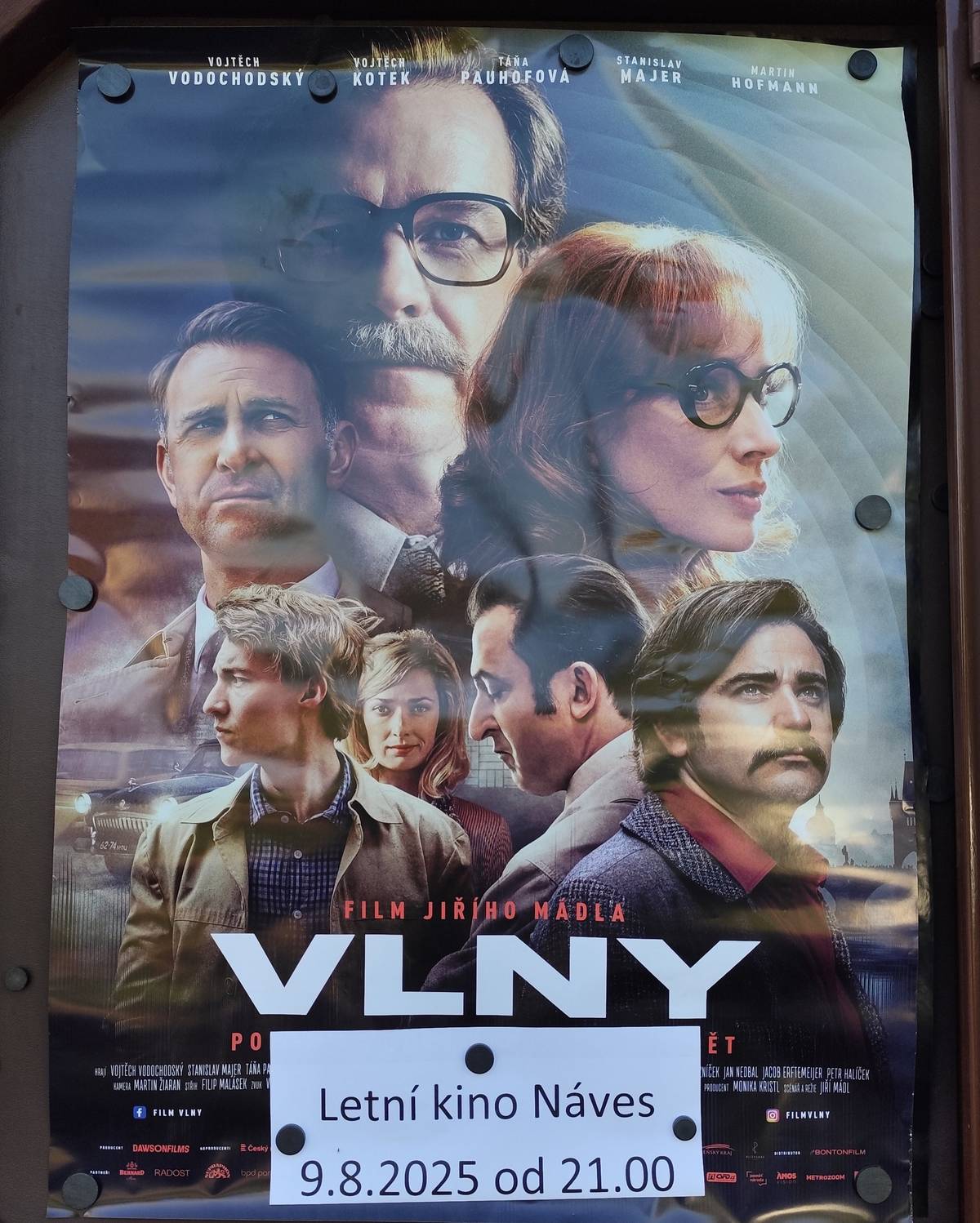 Zveme Vás tuto sobotu 9.8.2025 od 21.00 na film Vlny. Vaše Zastupitelstvo