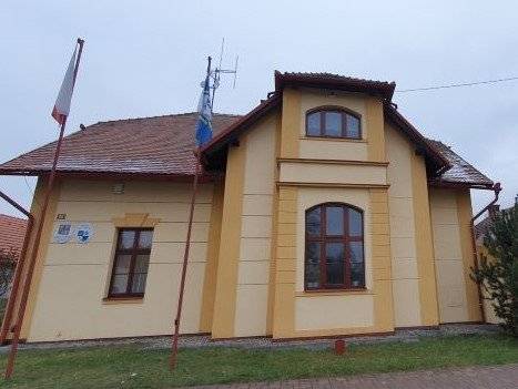 V týdnu od 11. 8. 2025 – 15. 8. 2025 bude podatelna obecního úřadu Měšice uzavřena. Nebudou poskytovány služby vidimace a legalizace (ověřování podpisů a ověřené kopie listin), matričního úřadu a Czech POINTu. Děkujeme za pochopení.