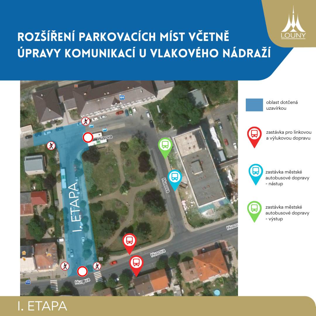 V ulici Husova brzy začnou úpravy komunikací a nová výstavba parkovacích stání. 🙌 Celkem jich zde na základě nového uspořádání prostoru vznikne 2️⃣6️⃣.  Z toho dvě místa budou vyhrazena pro hendikepované 👩🦽, jedno pro taxi 🚕, jedno pro rychlý režim zastavení „Kiss & Ride“  💋 a dvě pro MAD 🚎. • Stavební práce proběhnou ve dvou etapách, autobusová doprava proto zůstane zachována. ✅ • Přístup k domům i svoz odpadu budou zajištěny. ✅ • Hotovo má být do konce roku 2025. ✅ Zhotovitelem je společnost EKOSTAVBY Louny s.r.o. 👷♂️ Městu se navíc podařilo vysoutěžit stavbu za výhodnou cenu a výrazně tak ušetřit. 💸💵 Odkaz na TZ zde: https://1url.cz/tJRBx